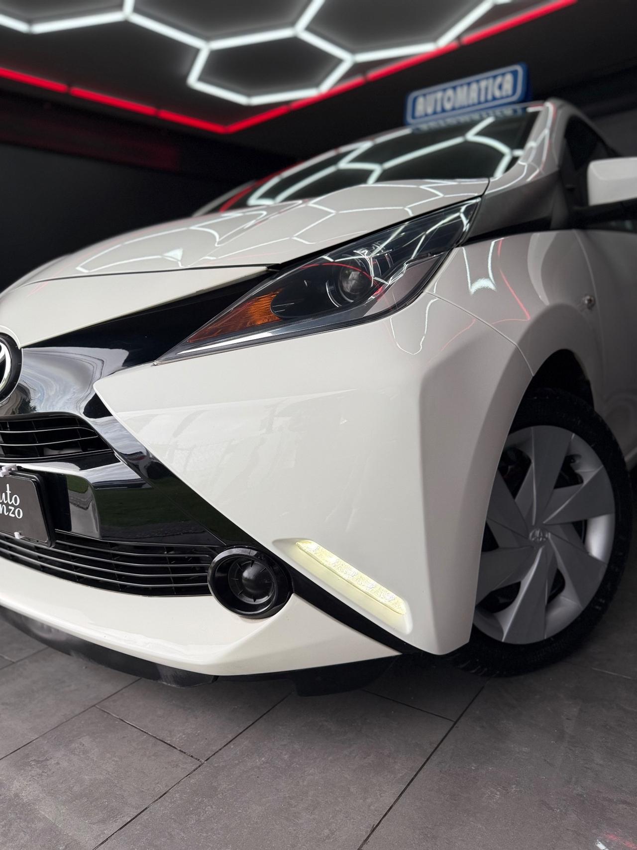 Toyota Aygo 1.0 Benzina x-clusiv 11/2014 AUTOMATICA