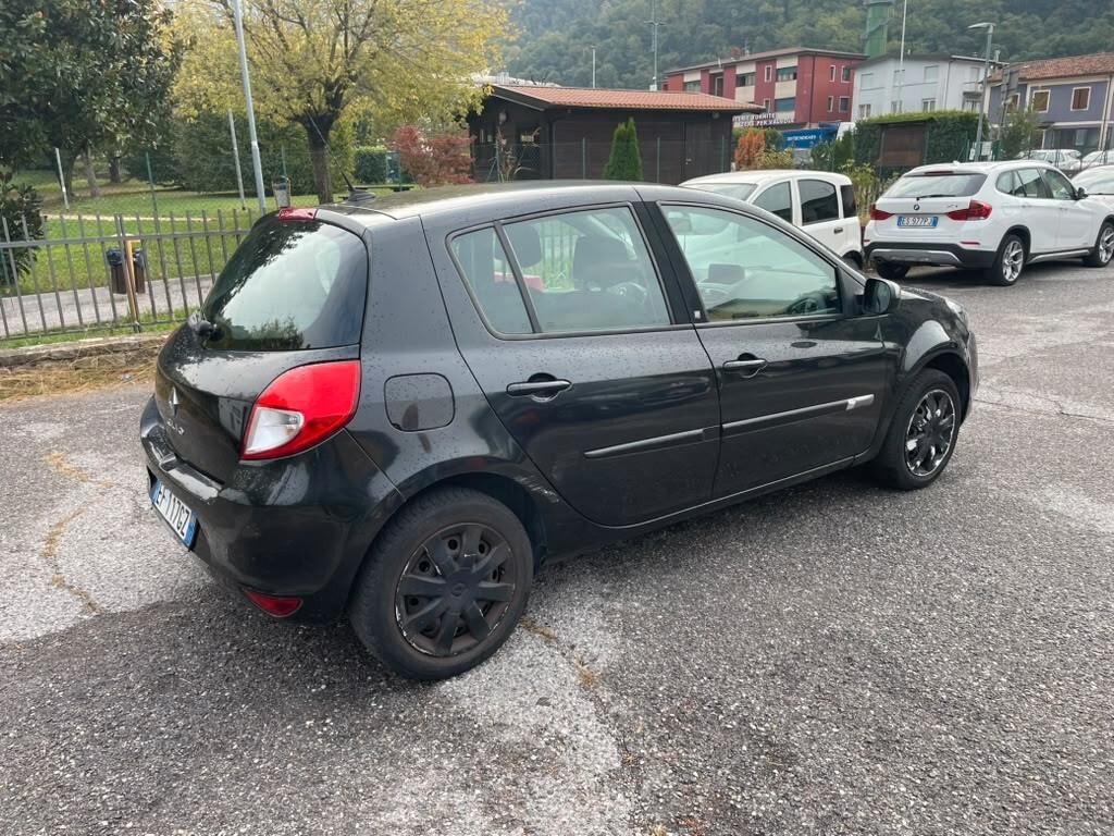 Renault Clio 1.2 16V 5 porte Dynamique