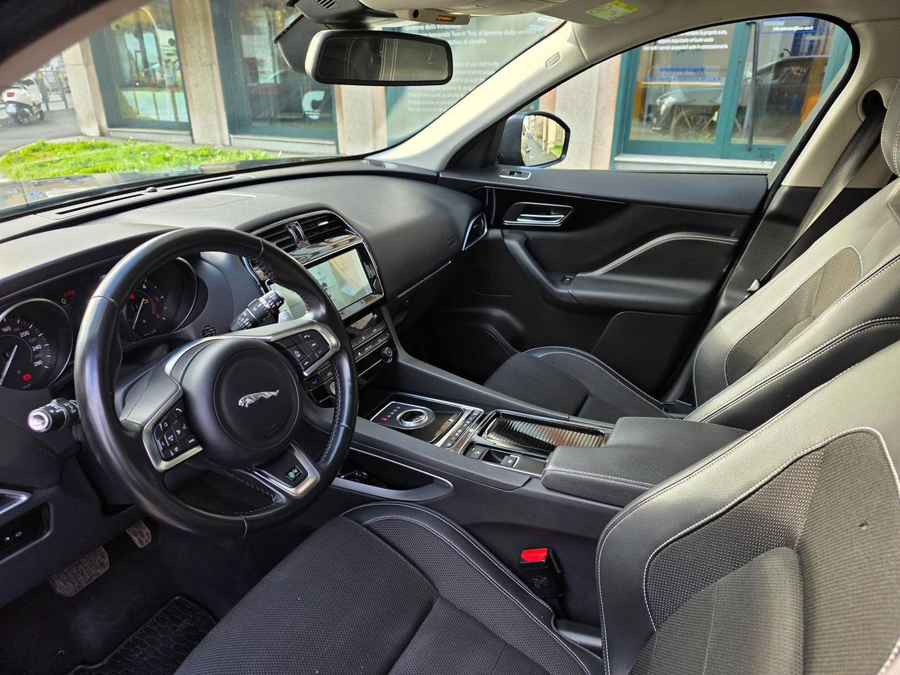 Jaguar F-Pace 2.0 20d Turbo R- #8356