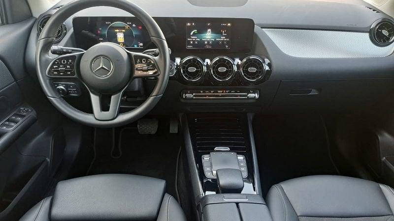 Mercedes-Benz GLA 200d AUTO/RETROCAM.