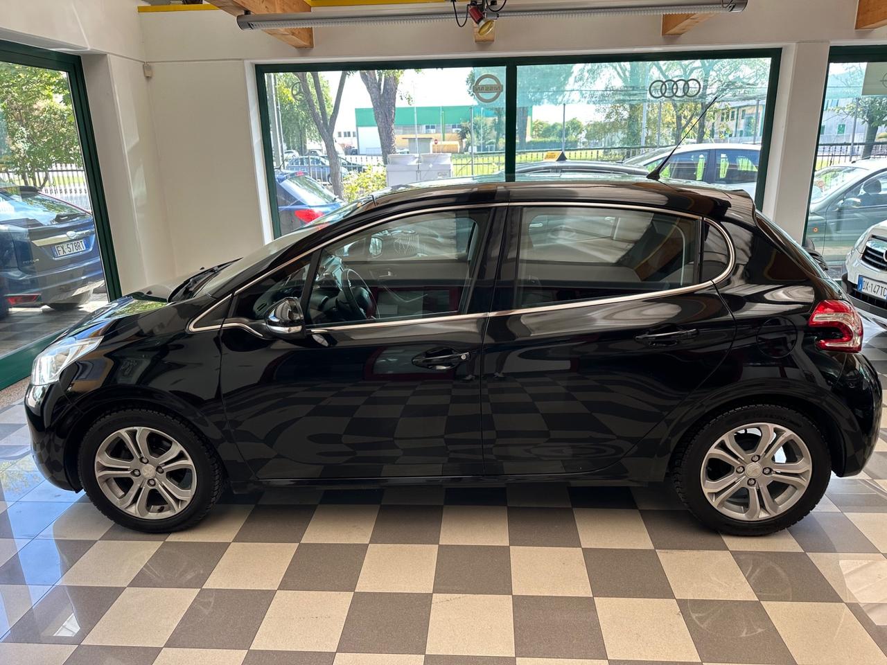 Peugeot 208 1.2 VTi 82 CV 5 porte Allure