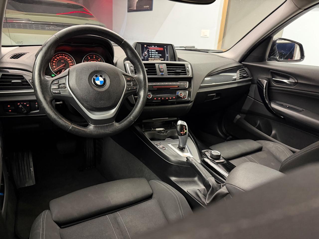 BMW 118d 5p. Urban Automatica