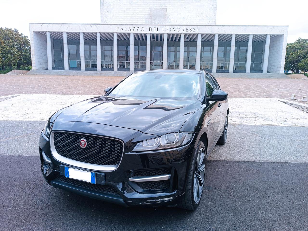 Jaguar F-Pace 2.0 D 180 CV AWD R-Sport