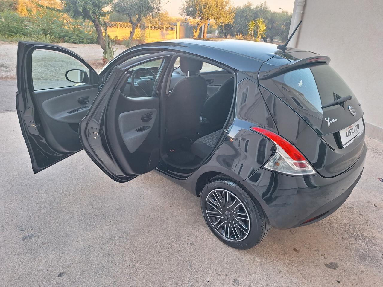 Lancia Ypsilon 1.0 Hybrid GOLD 2022