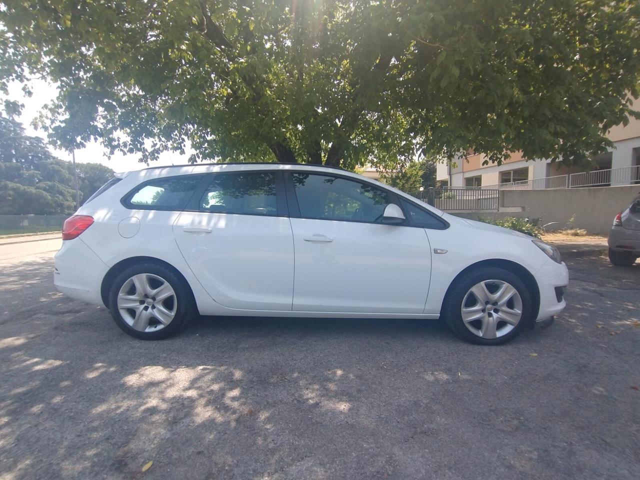 Opel Astra 1.4 Turbo 140CV Sports Tourer GPL Tech Cosmo