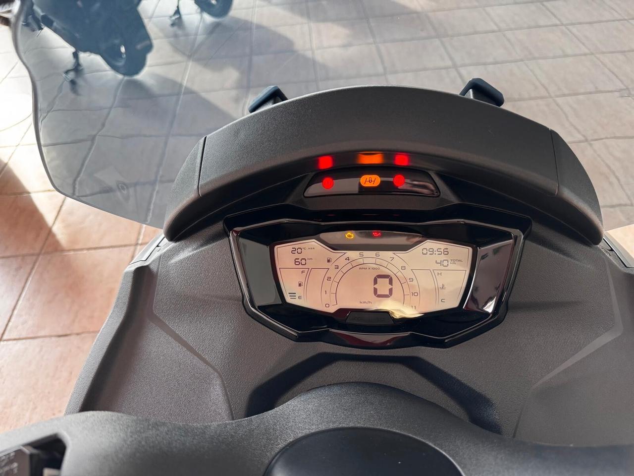 PIAGGIO MP3 310 HPE TRICICLO AZIENDALE
