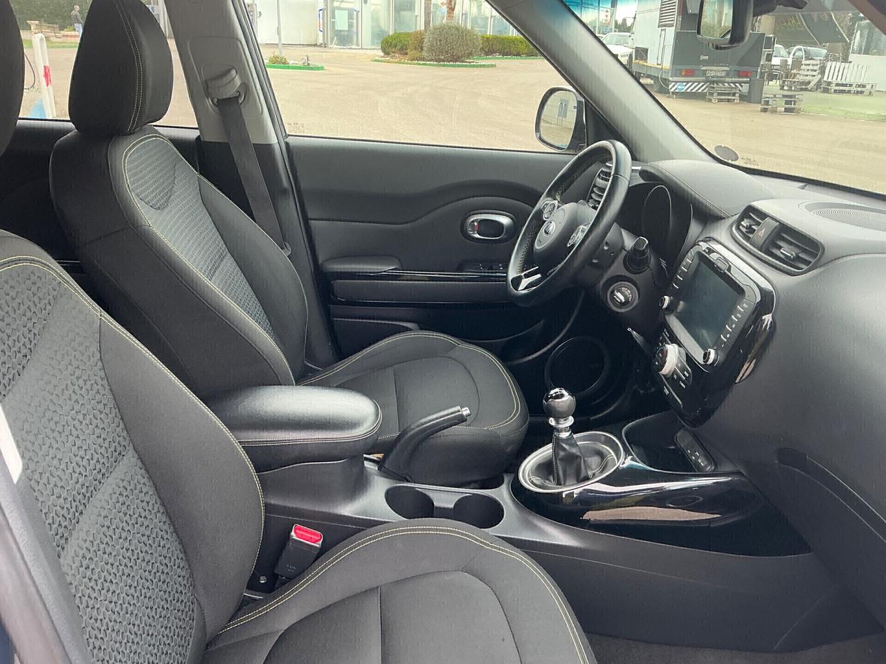 KIA SOUL 1.6 CRDI 136 Cv STRAFULL BI-COLOR 10/2016