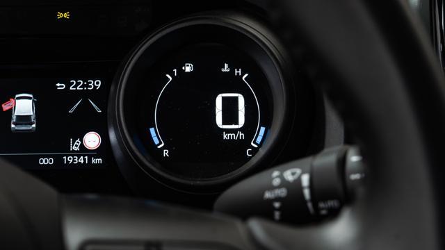 TOYOTA Yaris 1.5 Hybrid IVA ESPOSTA NEOPATENTATI