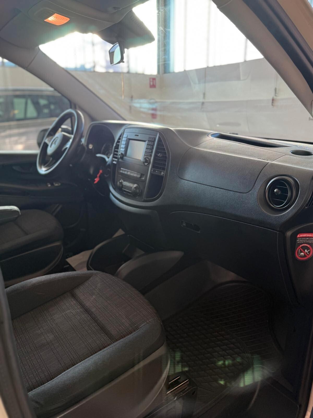 Mercedes Benz vito114CDI AUTOMATICO 5 POSTI AUTOCARRO lungo