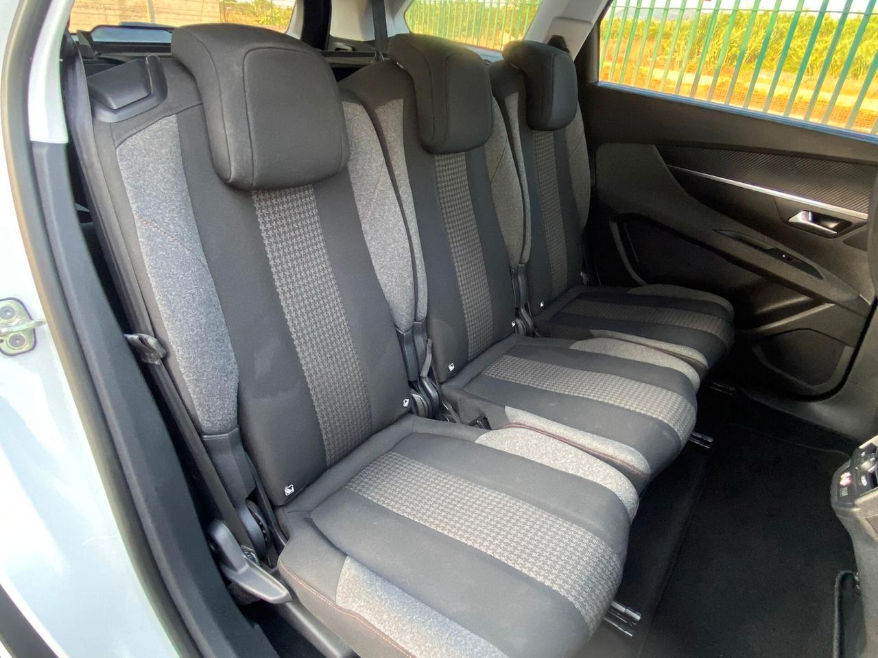 Peugeot 5008 1.6 BlueHDi 120 S&S Business Mix