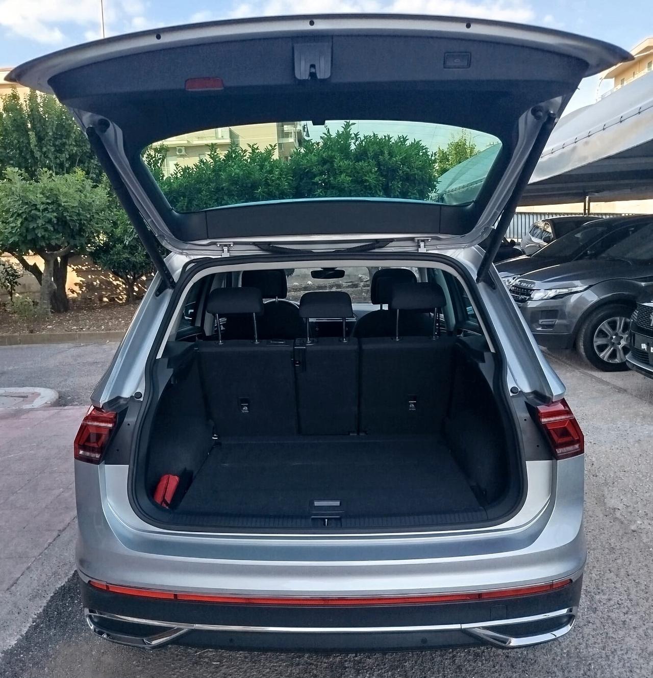 Volkswagen Tiguan 2.0 TDI 150 CV SCR DSG Elegance IVA TETTO 2022