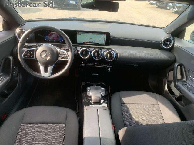 MERCEDES-BENZ CLA 180 CLA Shooting Brake 180 d Business auto - GG793JC
