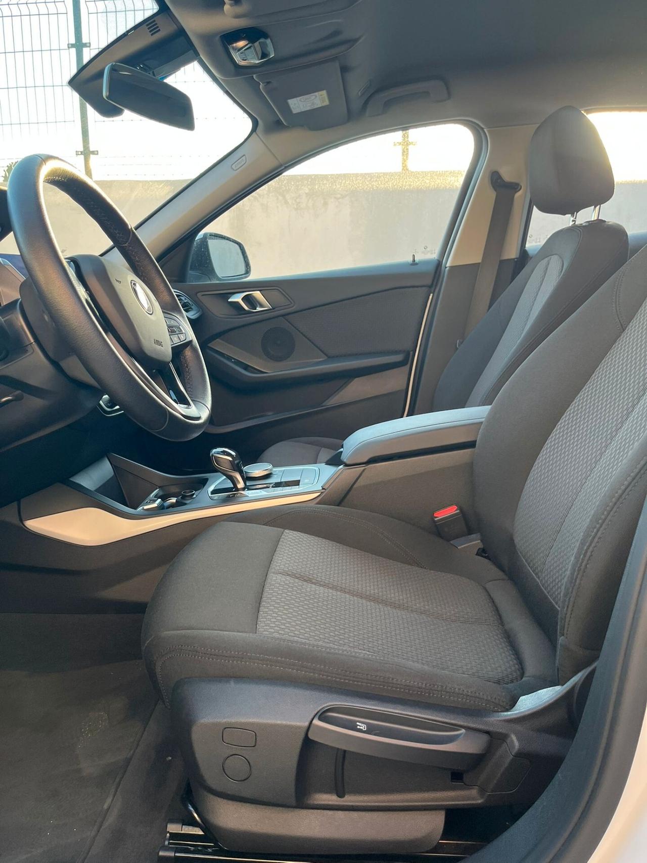 Bmw 116 116d 5p. Business Advantage