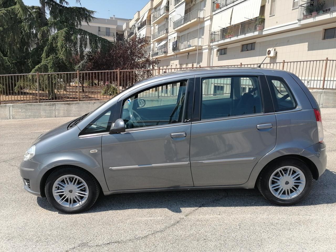 Lancia MUSA 1.3 Mjt 95 CV Gold 2011