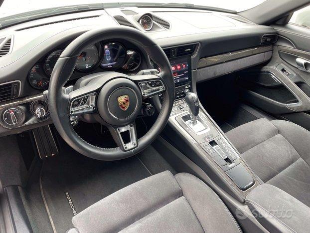 Porsche 911 Targa 3.0 4 GTS PDK - Grigio Modegrau