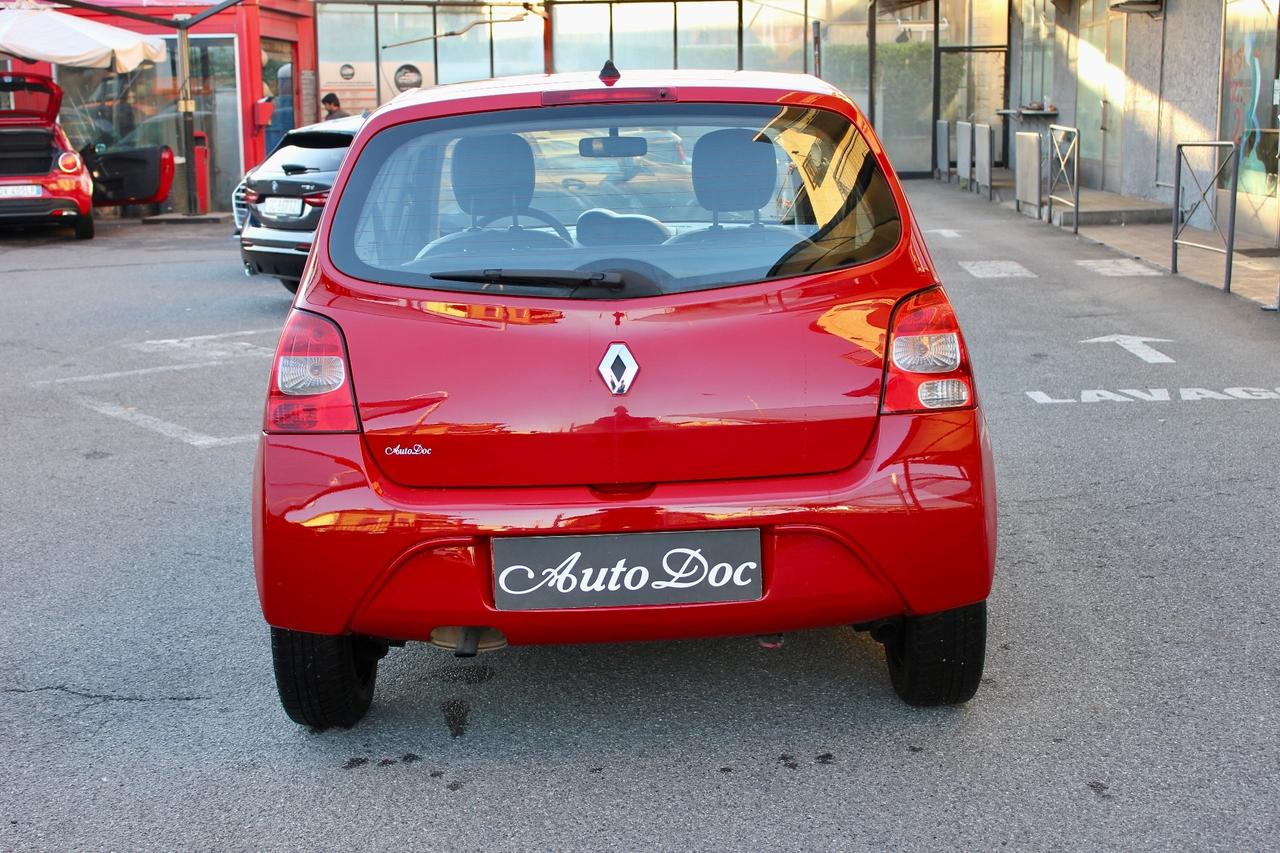 Renault Twingo 1.2 16V DISTRIBUZIONE E TAGLIANDO APPENA FATTI