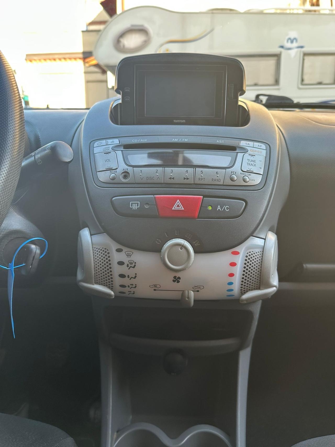 Toyota Aygo 1.0 12V VVT-i 5 porte Sol Connect