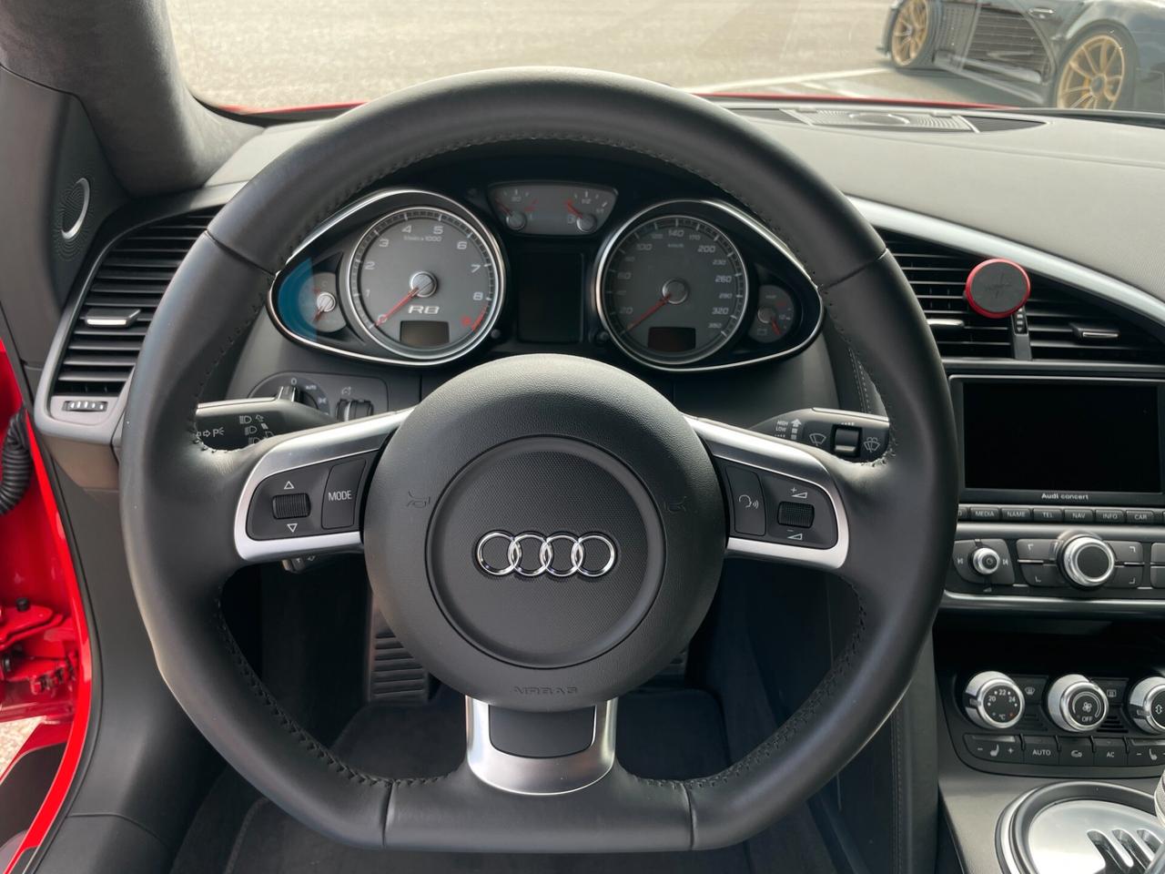 Audi R8 4.2 V8 Cambio MANUALE