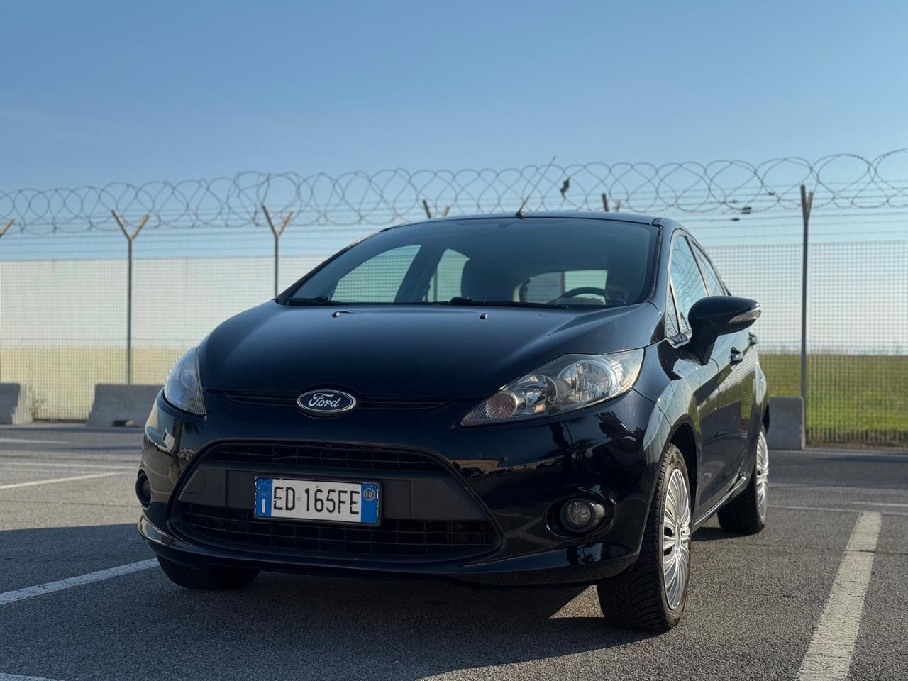FORD FIESTA 1.2 BENZINA NEO PATENTATI 12 MESI DI GARANZIA