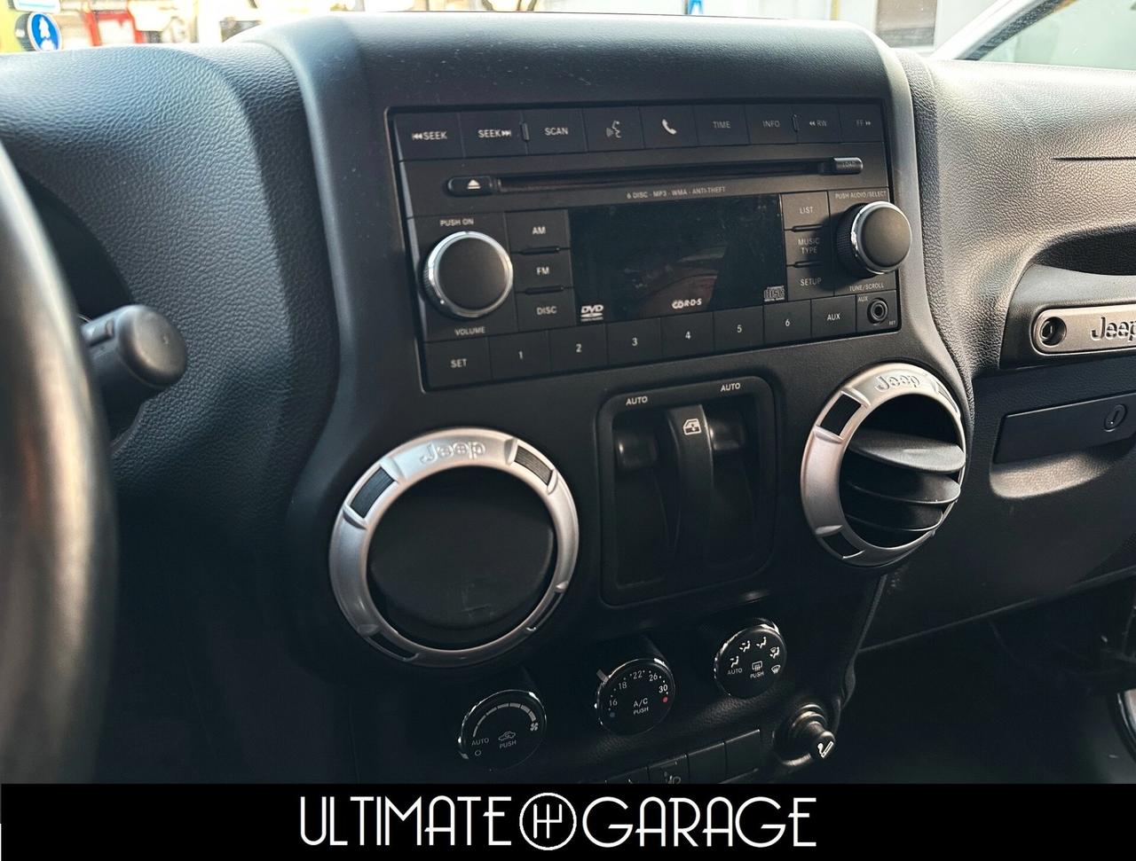 Jeep Wrangler 2.8 CRD DPF Sahara Auto *total black