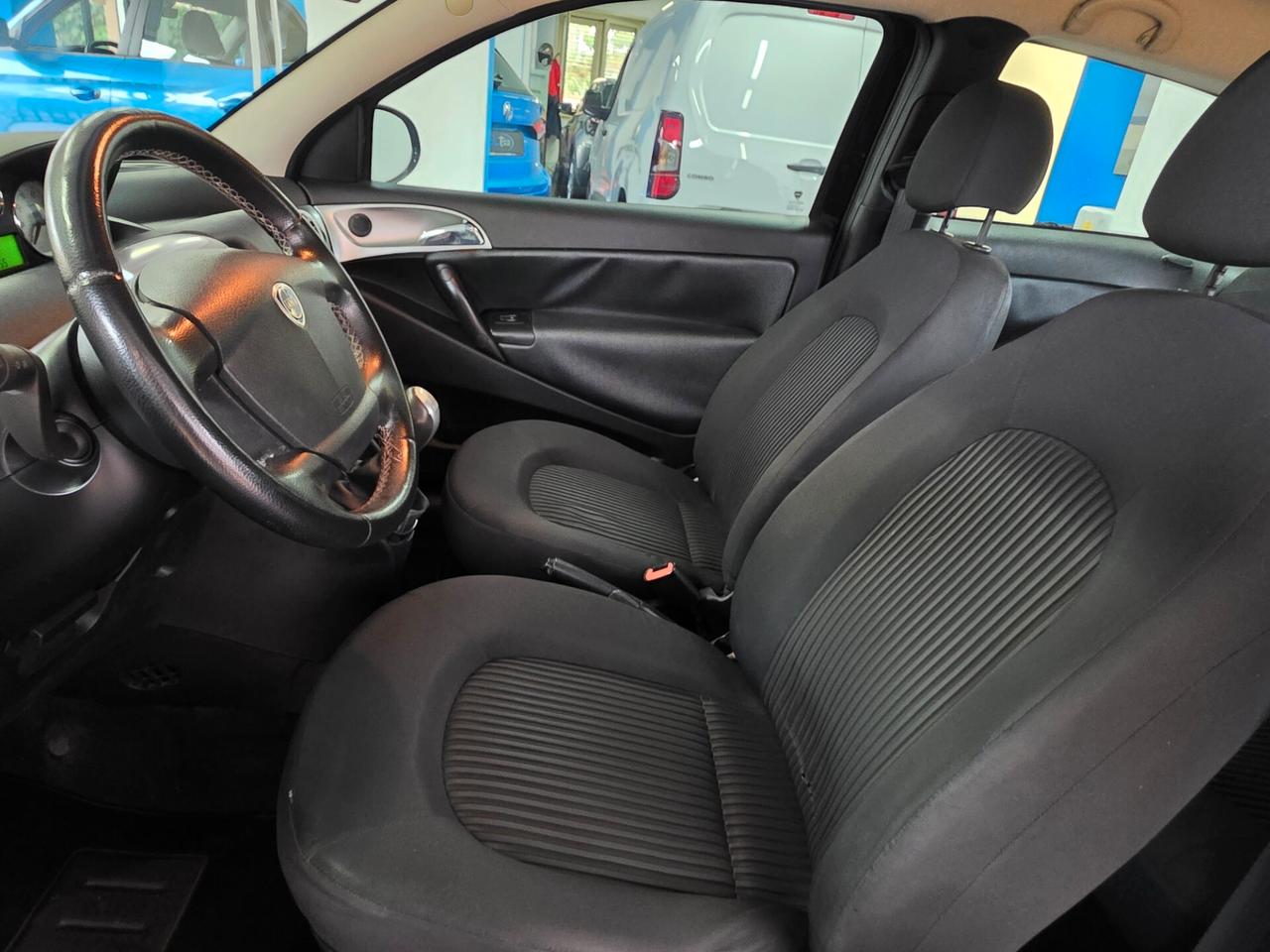 Lancia Ypsilon 1.3mjt 75cv 2011 99000KM UNICOPRIETARIO