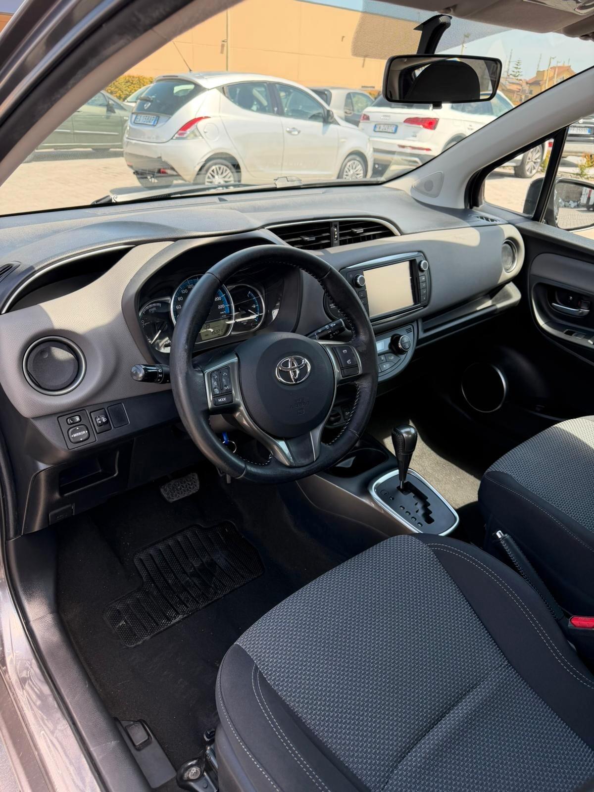 Toyota Yaris 1.5 Hybrid Automatica – GARANZIA 12 MESI!