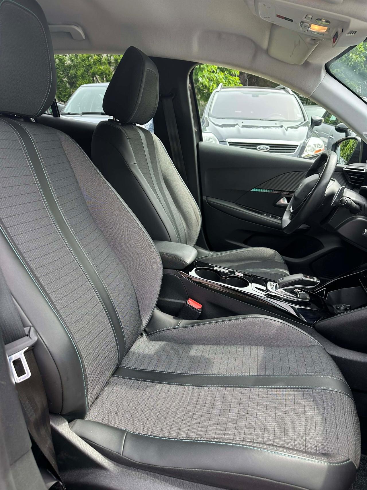 Peugeot 208 100 5P AUTOMATICA ALLURE NAVI 3D COCKPIT FULLOPT