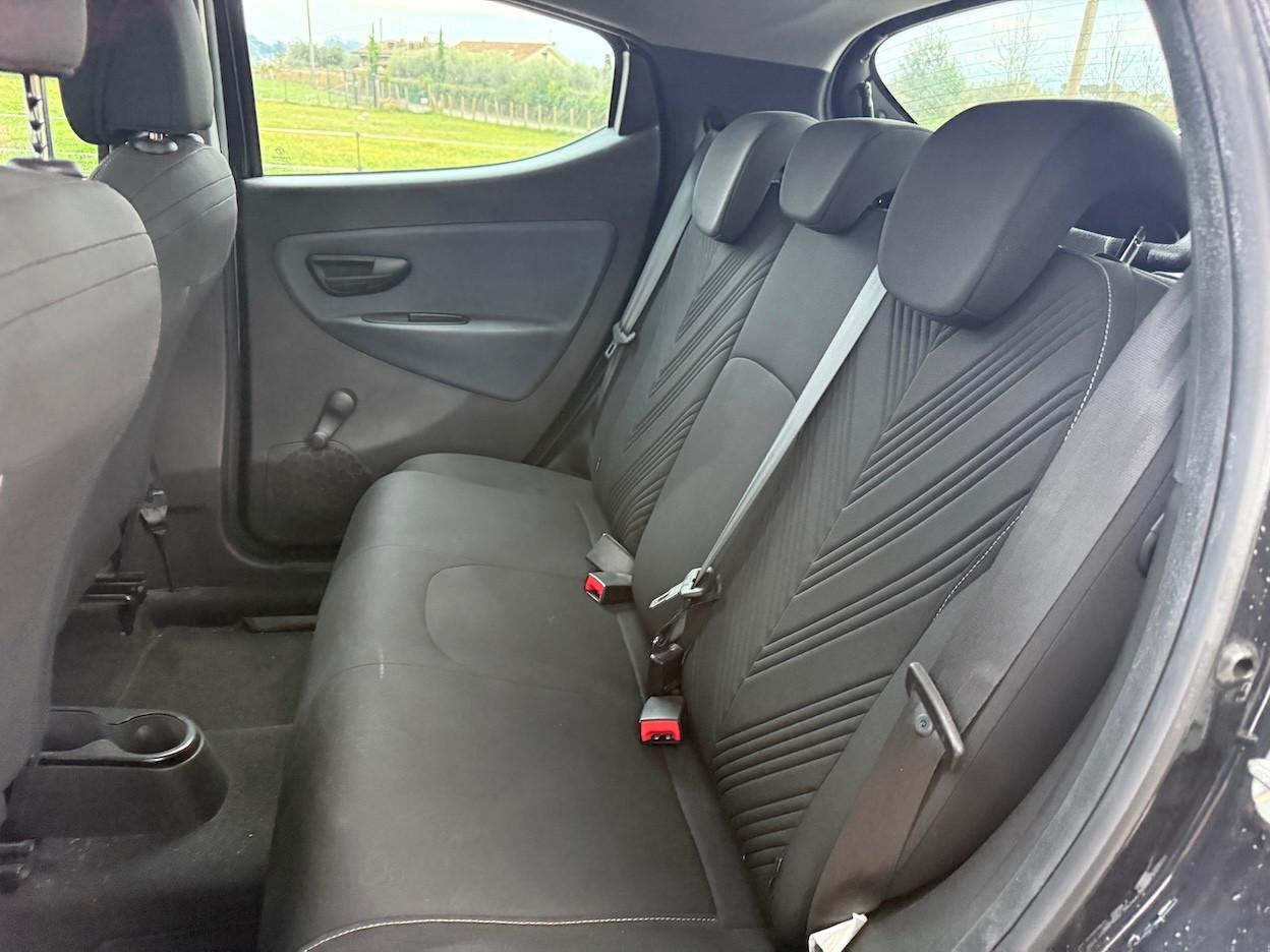 Lancia Ypsilon 1.0 FireFly 5 porte S&S Hybrid Gold