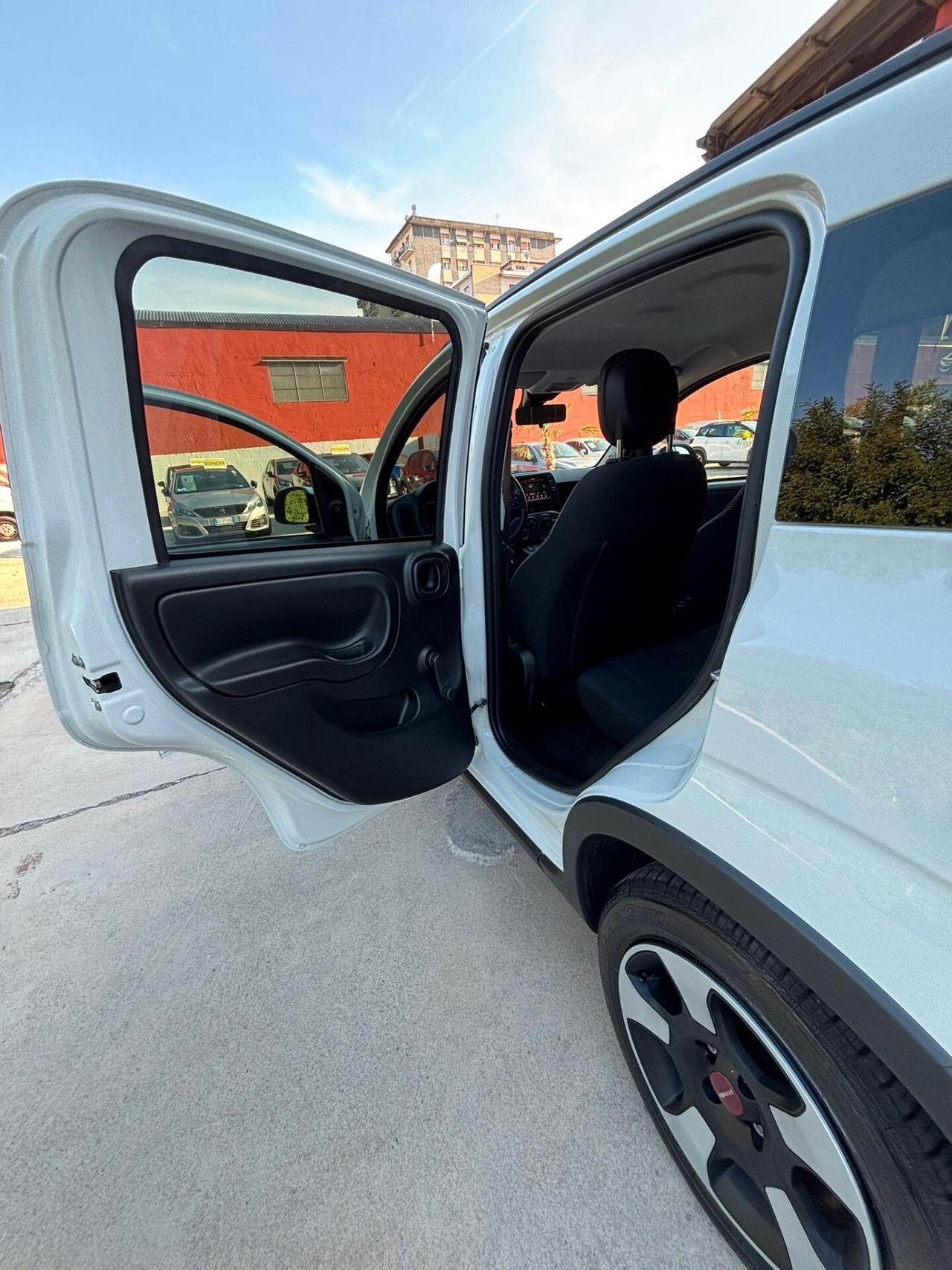 Fiat Panda Cross 1.0 FireFly S&S Hybrid