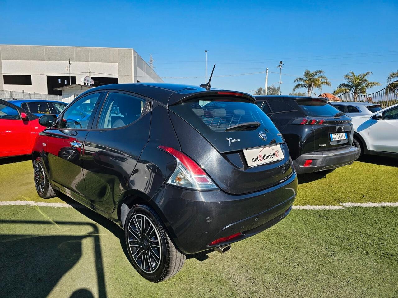 Lancia Ypsilon 1.0 FireFly 5 porte S&S Hybryd Gold