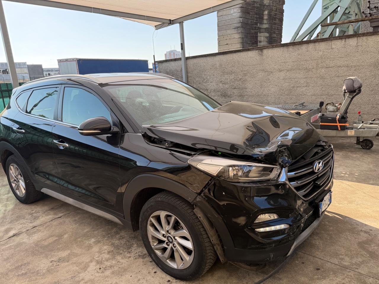HYUNDAI TUCSON 2018 1.7 CRDi AUTOMATICO INCIDENTATO