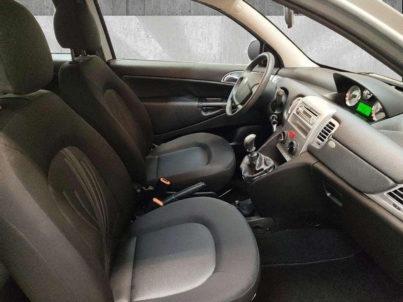 Lancia Ypsilon 1.2 8v Unyca