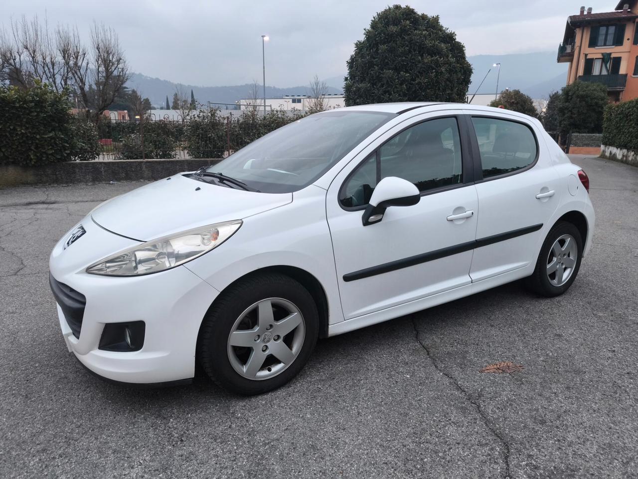 PEUGEOT 207 1,4 BENZINA- OK NEOPATENTATI