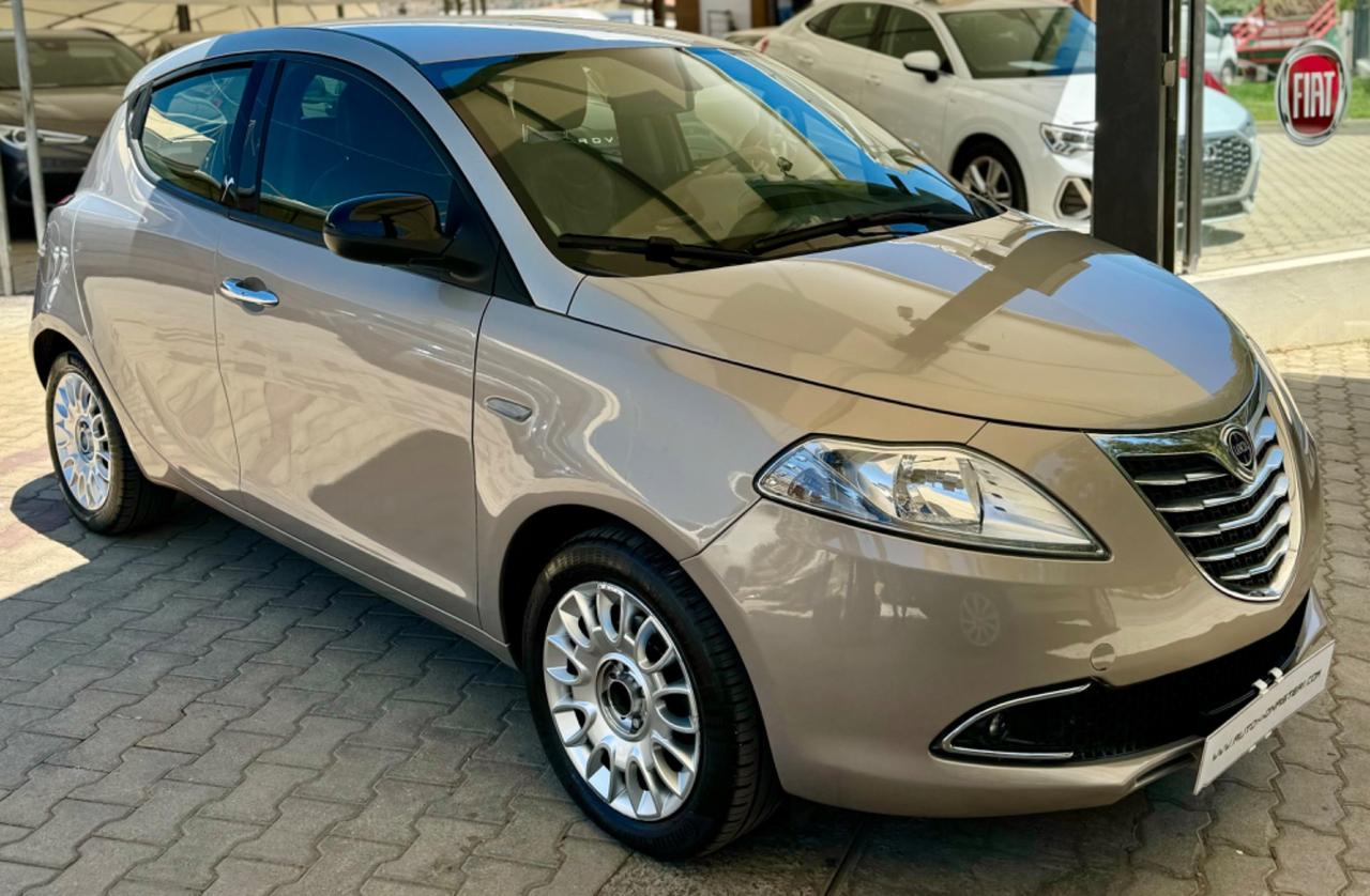 Lancia Ypsilon 0.9 TwinAir 85 CV 5 porte S&S DFN Gold