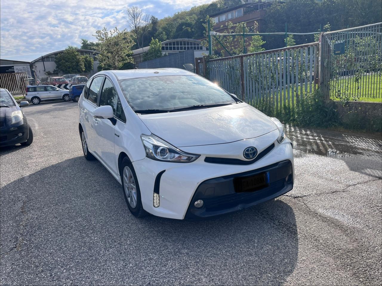 Toyota Prius 1.8 AWD Lounge