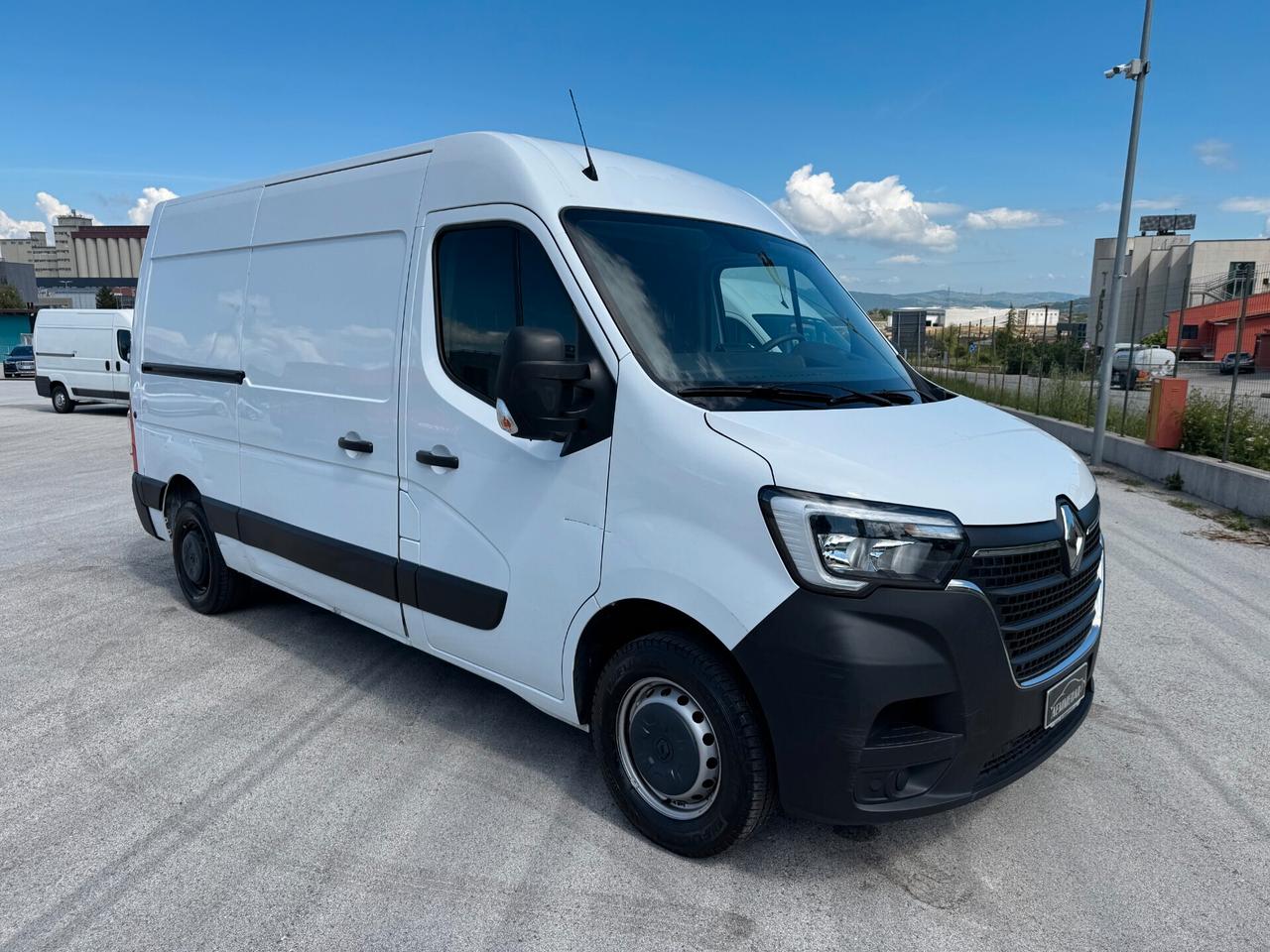 RENAULT Master T35 2.3 dCi 135 14.680 IVA ESCLUSA