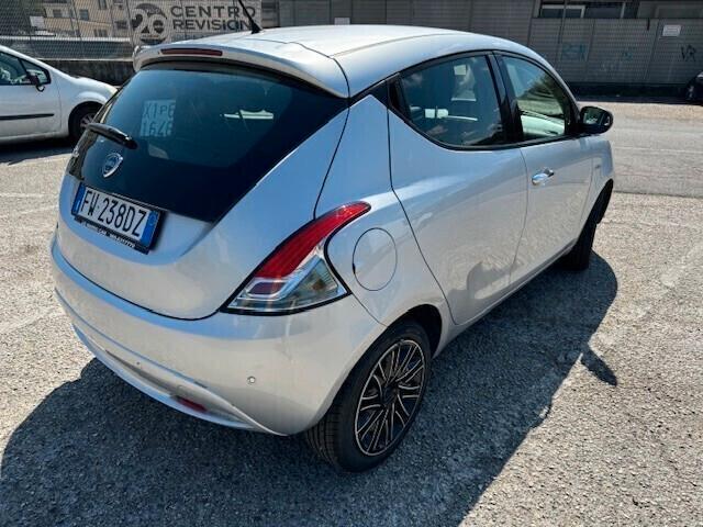 Lancia Ypsilon 1.2 69 CV 5 porte S&S Gold