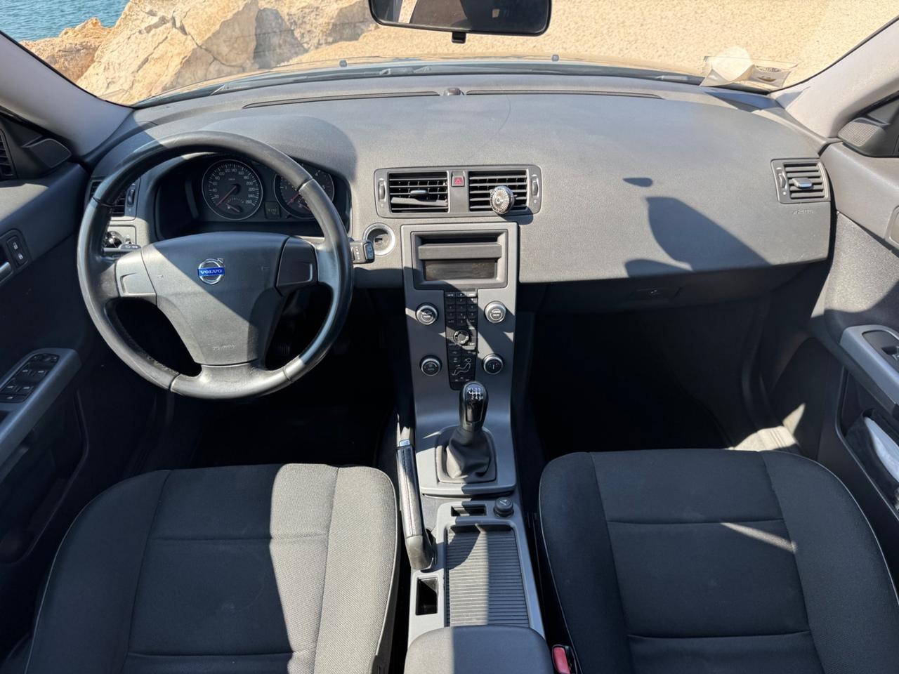 Volvo V50 D2 R-design