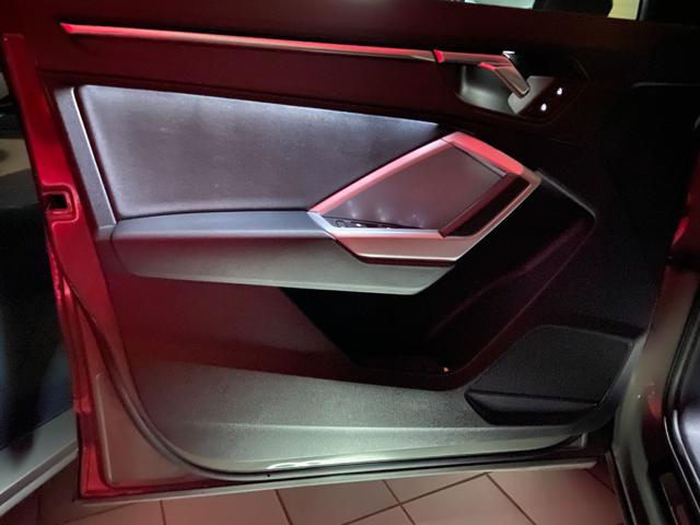 AUDI Q3 35 2.0 TDI S tronic Business Advanced COCKPIT