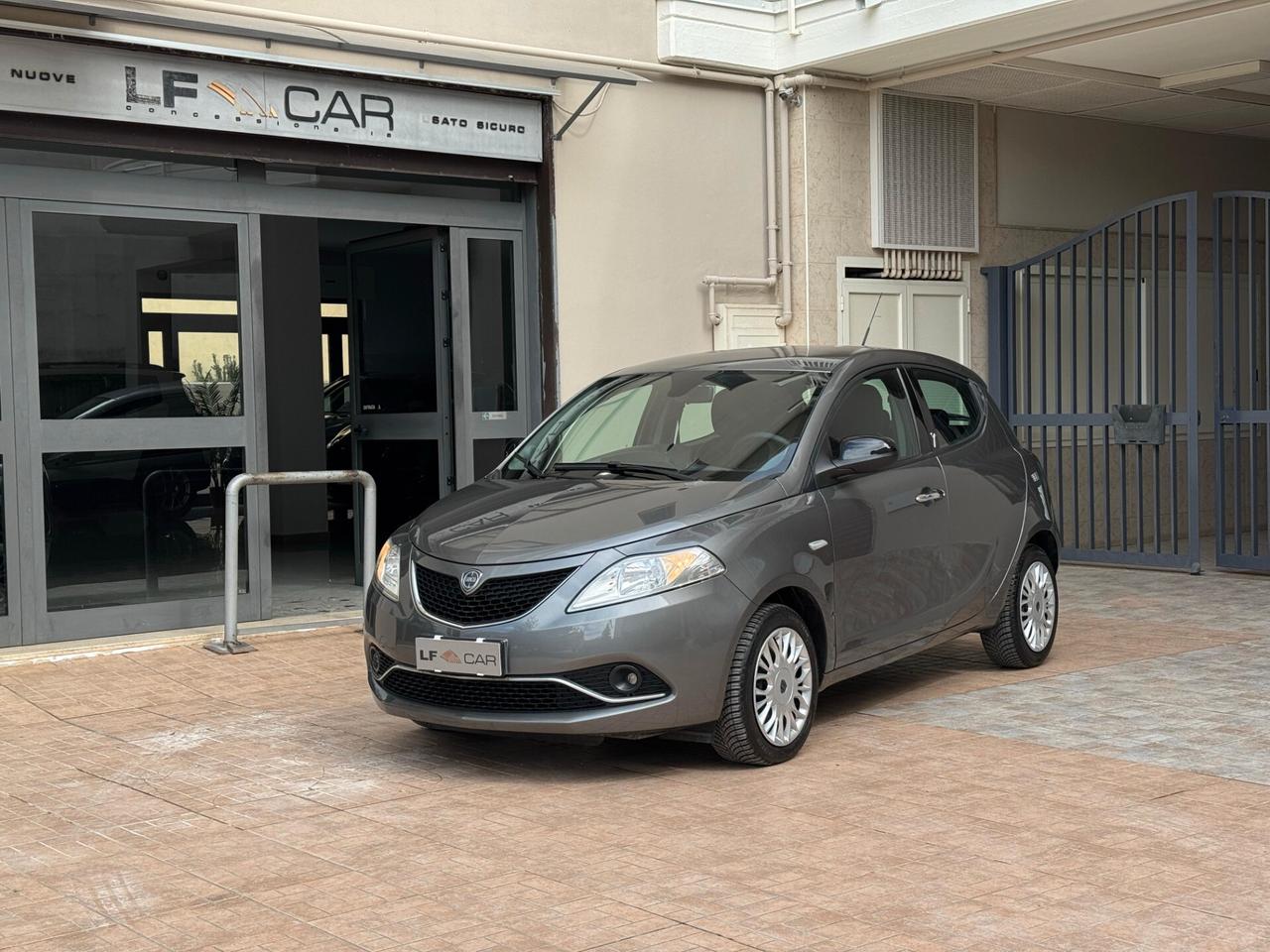 Lancia Ypsilon 1.3 MJT 16V 95 cv 5 porte S&S Platinum 5 posti