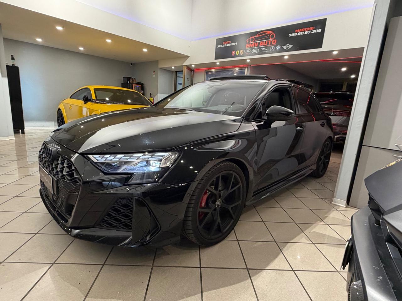 Audi RS3 total black full optional tetto apribile prezzo fisso no vincoli