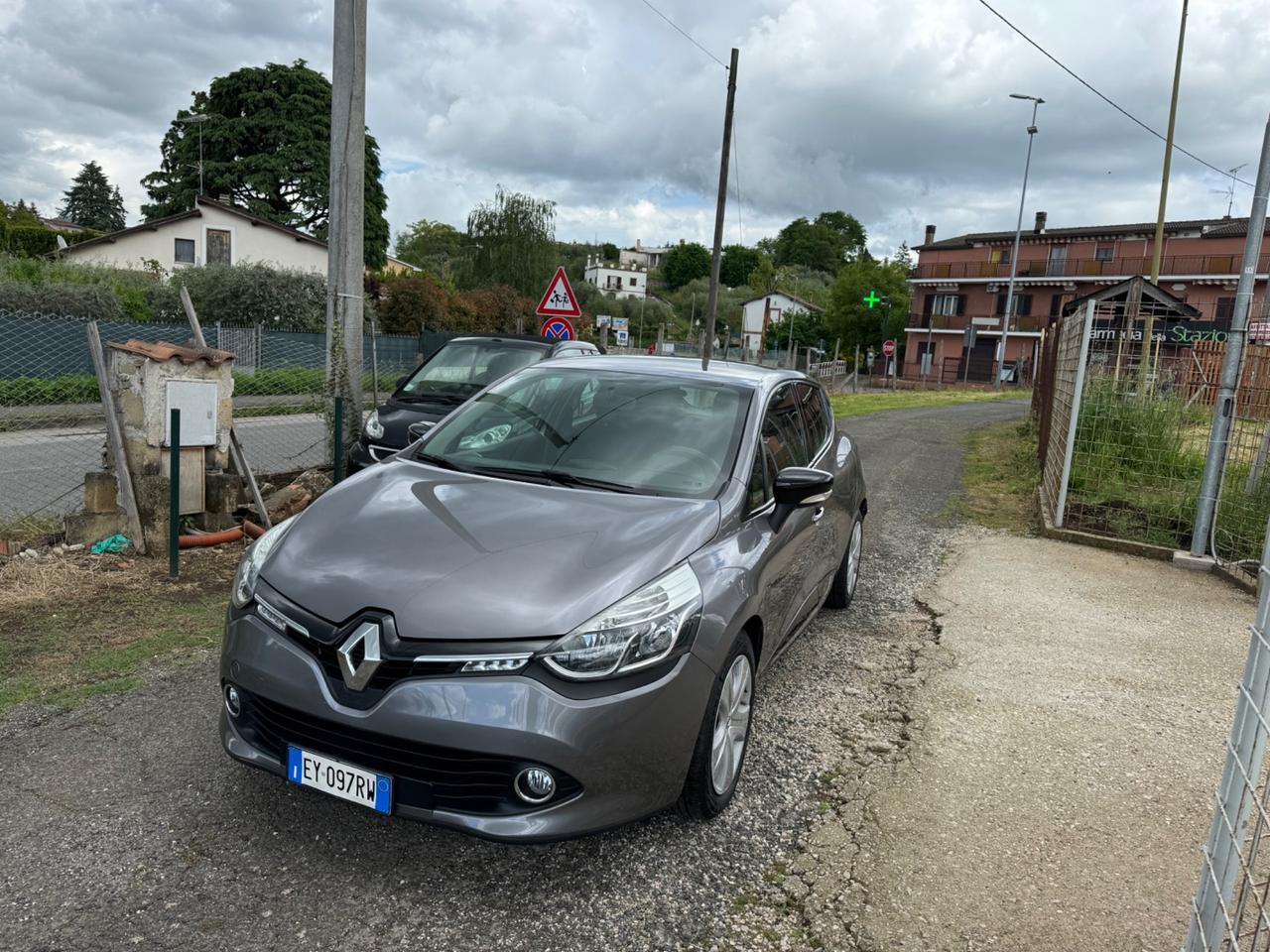 Renault Clio 1.2 75CV 5 porte Costume National NEOPATENTATI