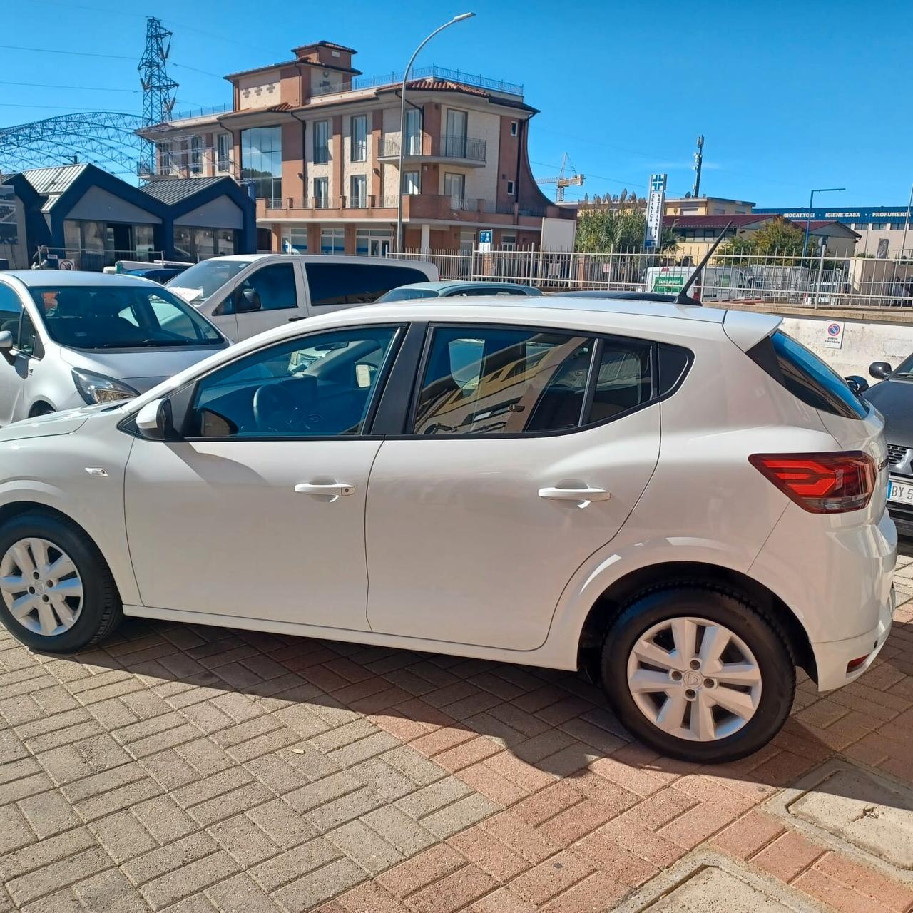 46.883KM COME NUOVA SANDERO 1.0 NEOPATENTATI