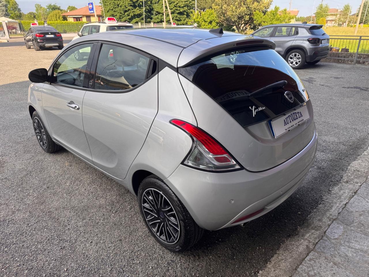 Lancia Ypsilon 1.0 Hybrid Gold