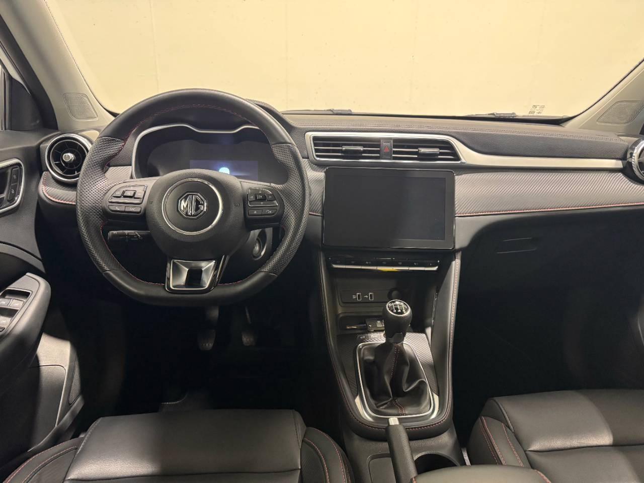 MG ZS 1.5 LUXURY