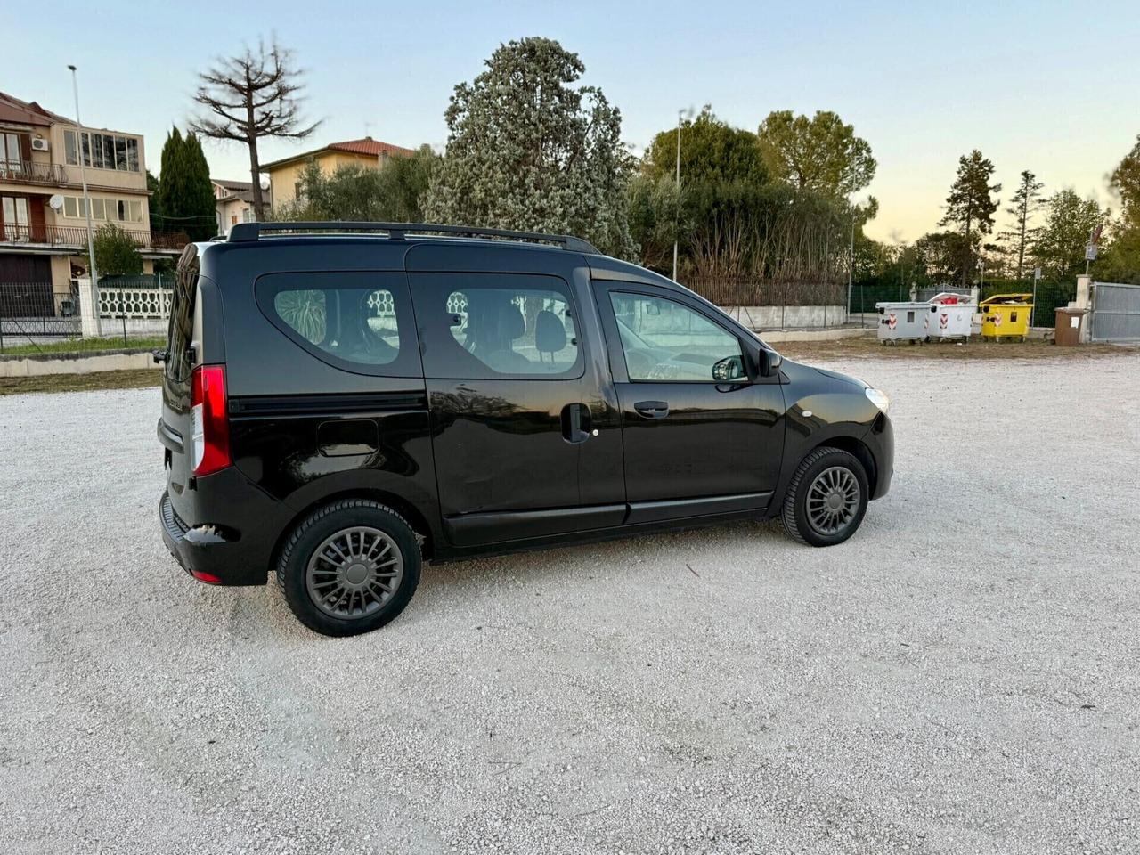 Dacia Dokker con posti 1.6 GPL neopatentati UNIPROPR