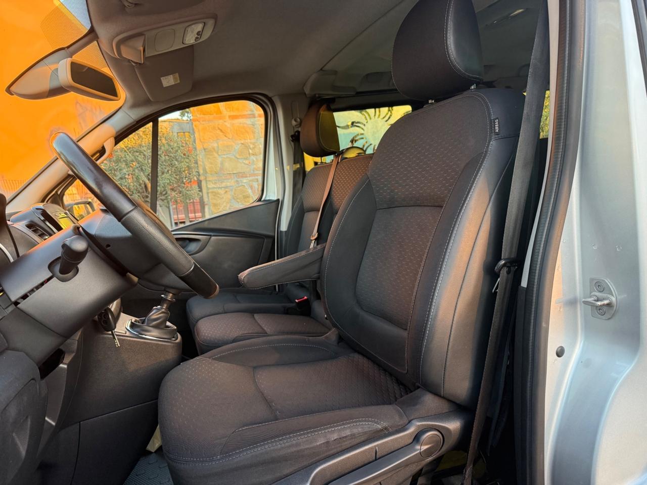 Opel Vivaro 9 POSTI DIESEL 120 CAVALLI