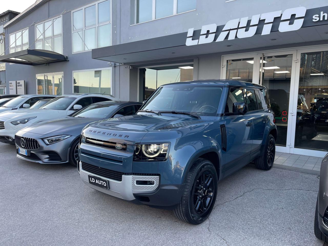 Land Rover Defender Defender 110 3.0d i6mhev HSE awd 250cv 6 POSTI
