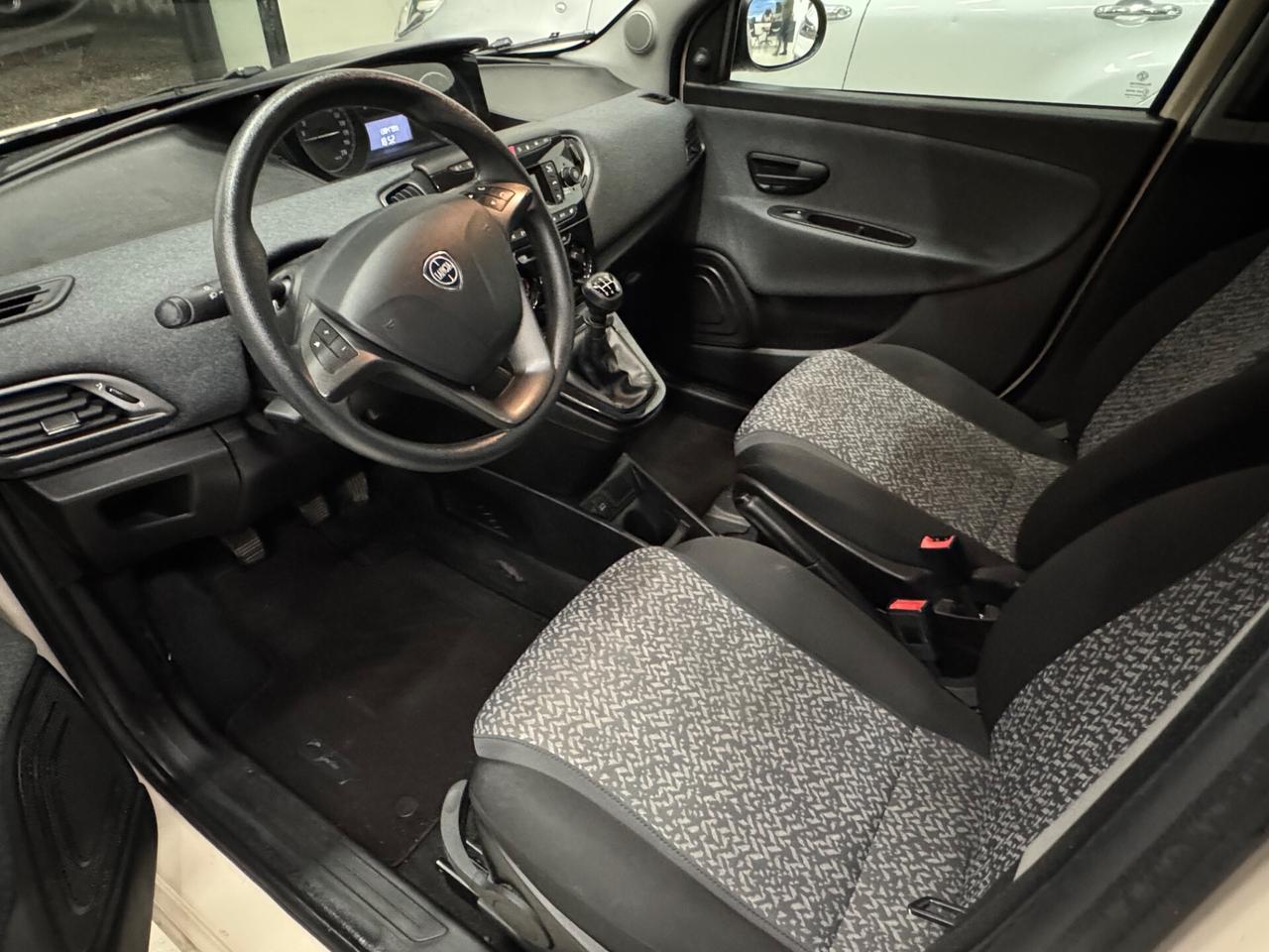 Lancia Ypsilon 1.2 69 CV 5 porte GPL Ecochic Elefantino Blu