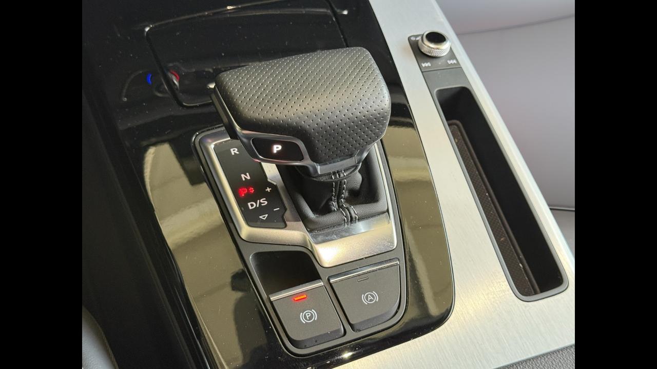 AUDI Q5 II 2020 - Q5 40 2.0 tdi mhev 12V S line quattro s-tronic